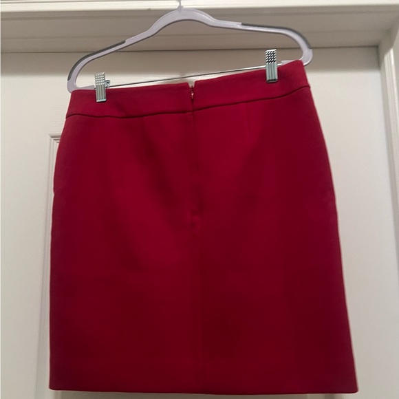 NWT- Burgundy Red white house black market short skirt - Picture 2 of 3